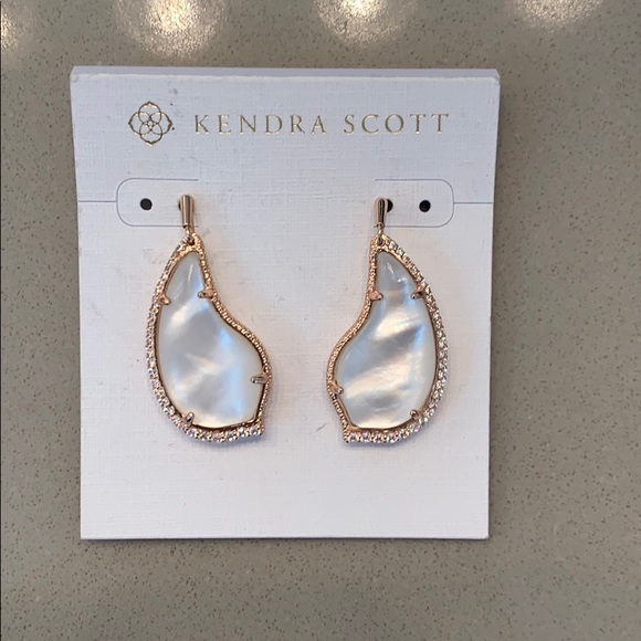 Kendra Scott Tulip Rose Gold Drop Earrings - Picture 2 of 3